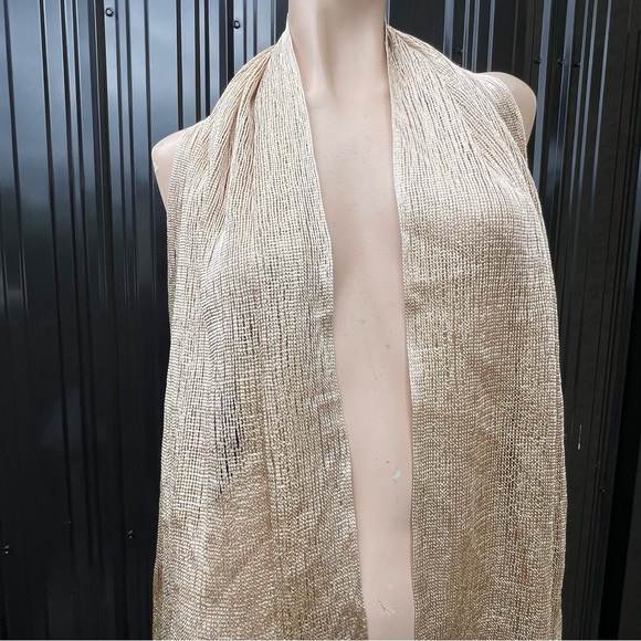 Gold Halter Top - Picture 11 of 15